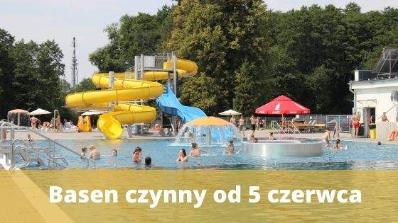 Basen czynny od 5 czerwca - grafika ze zdjęciem basenu w Strumieniu