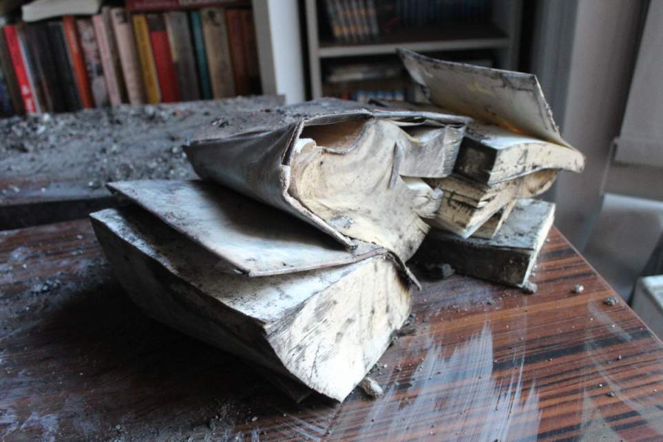 Cieszyńska biblioteka po pożarze zdj. www.biblioteki.org