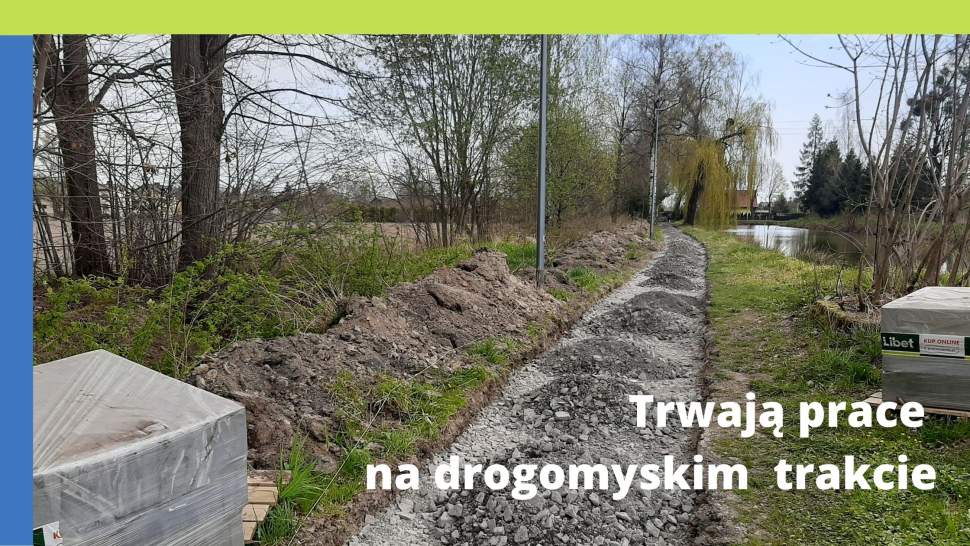 Trwają prace na drogomyskim trakcie - grafika